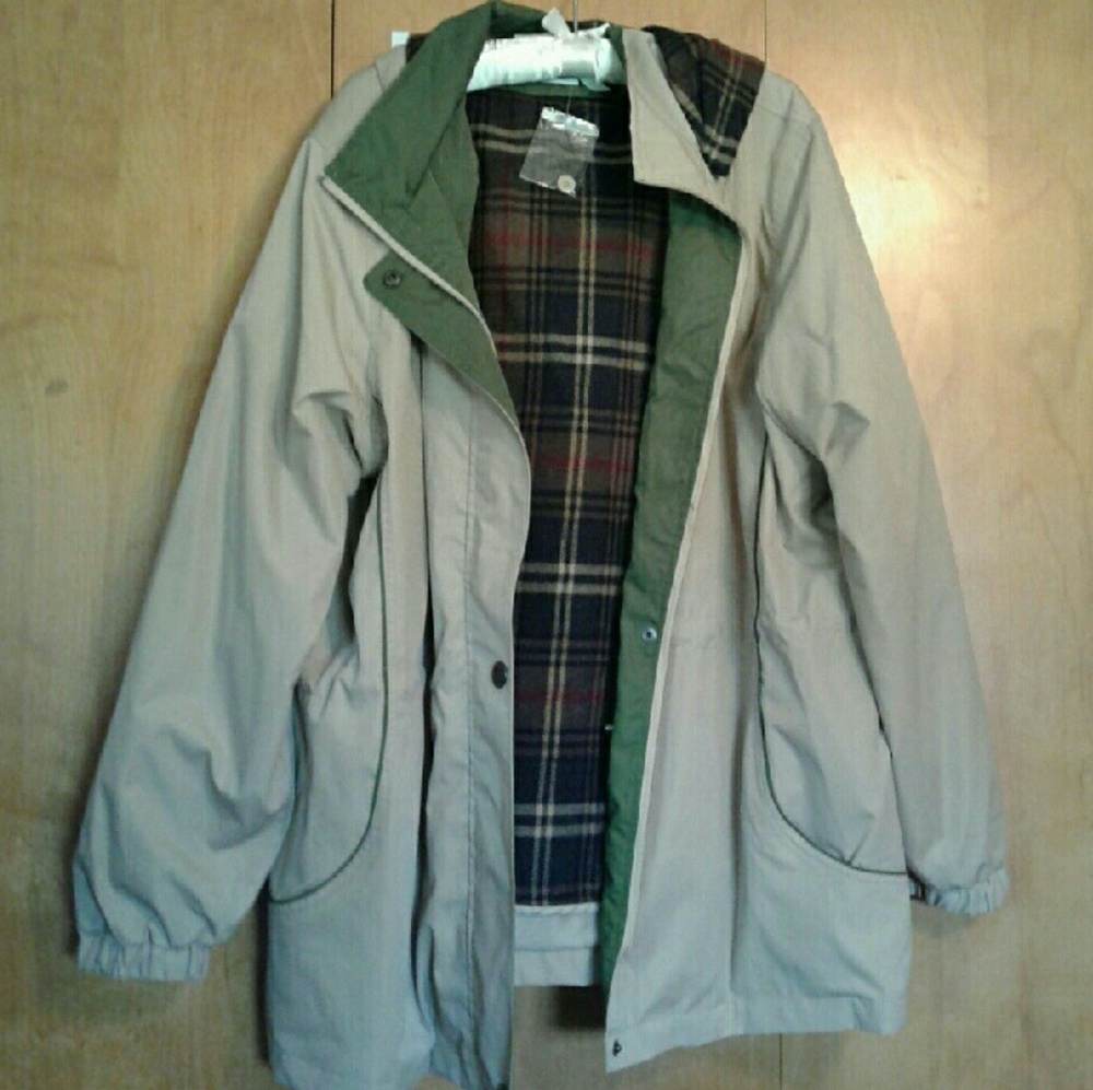 NWOT Blair Beige and Plaid Coat 🧥